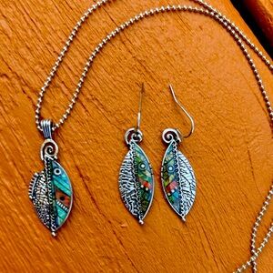 Artsy pendant and earring set